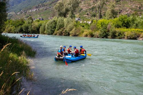 Discesa di rafting sul fiume Adda in Valtellina