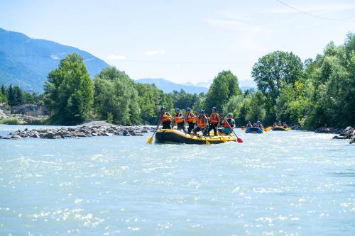 Team building di rafting sul fiume Adda in Valtellina