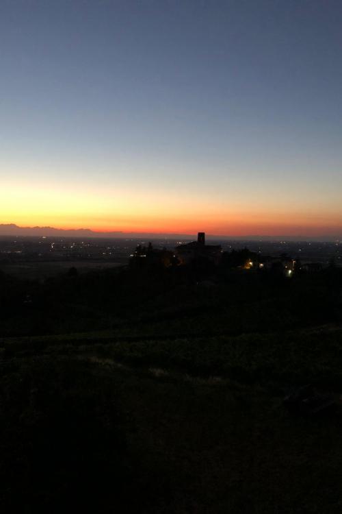 Tramonto visto da terrazza panoramica in Oltrepò Pavese