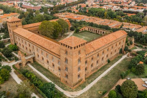 Castello Visconteo di Pavia in Lombardia durante escape game urbano